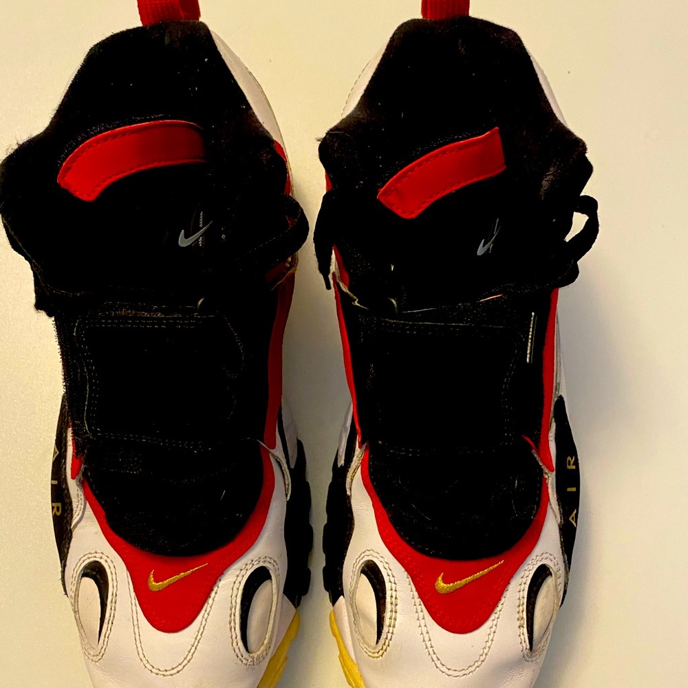Nike Air Speed Turf (San Francisco 49ers Colorways) Size: M: 10 1/2 W: 12